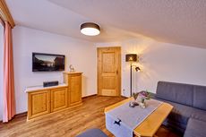 Wallgau - Gästehaus Anneliese - Ferienwohnung 6: Wohnraum